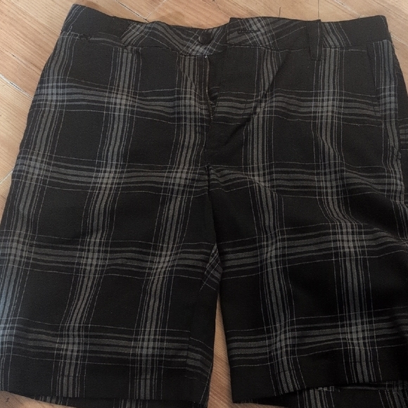 Quiksilver Men's Black and Gray Checkered Shorts - Picture 1 of 4